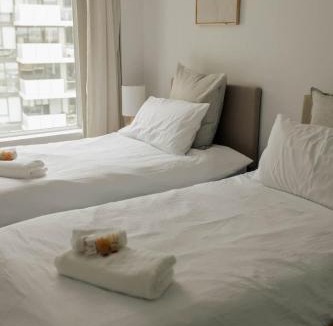 Newcastle West Apartment | Vida Central - 2 bed, 1.5 bath w parking, gym & pool