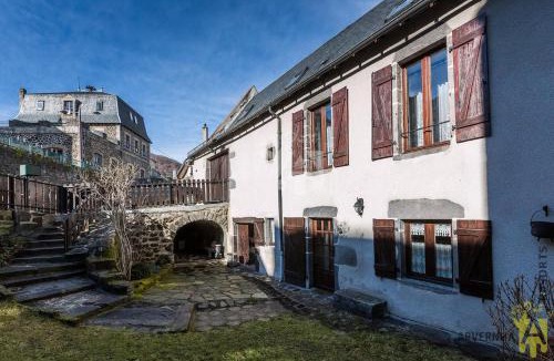 Murol House | Vie de Château 2