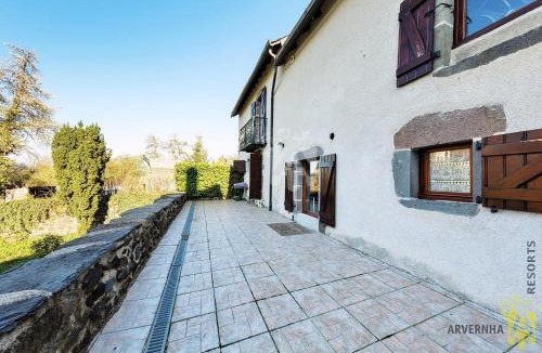 Murol House | Vie de Château 2