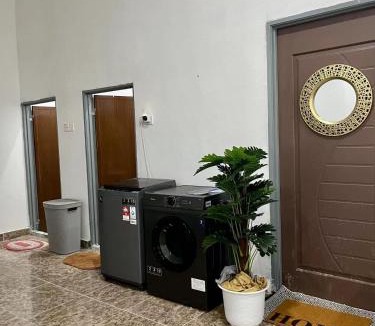 Air Hangat House | Vienna home