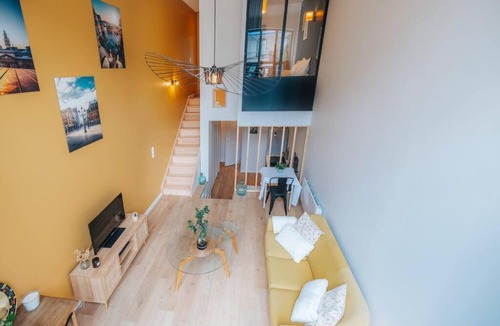 Old Lille Apartment | Vieux Lille Village Cottage