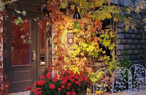Farnham Apartment | Vieux-Old Farnham Appart Condotel1