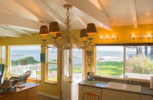 Harbor House | VIEW! BEACH! HOT TUB! FIREPLACE! REPEAT!