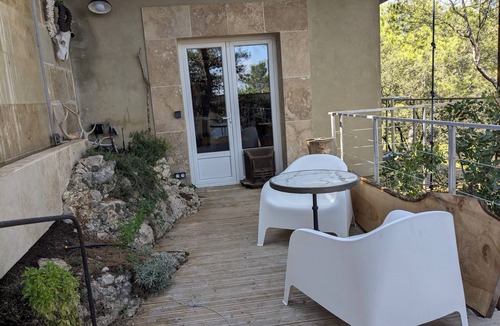 Vedene House | View, charm & natural pool
