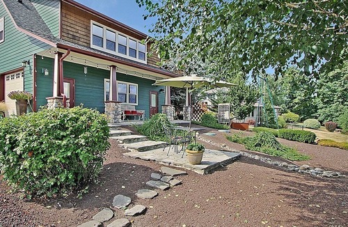 Snohomish Cottage | View cottage perched on 2 country acres/romantic/refreshing/relaxing/private
