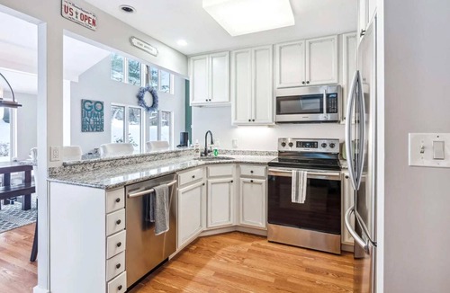 Quechee Condo | View Golf Course, Brick Fireplace - Coach Road 8B