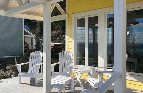 Saint Irenee House | View is magnificent on the St-Lawrence River!