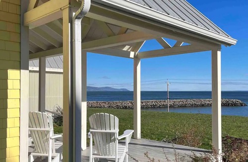 Saint Irenee House | View is magnificent on the St-Lawrence River!