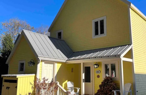 Saint Irenee House | View is magnificent on the St-Lawrence River!