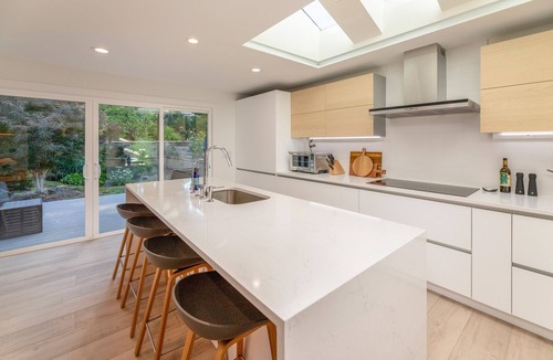 View Ridge House | View Ridge resort-like modern urban haven