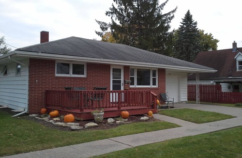 Bellevue House | View the Mississippi River from the front deck!