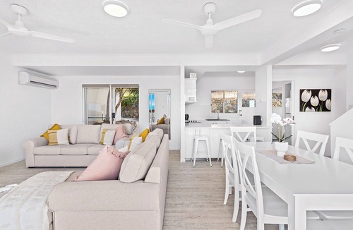 Cannonvale Villa | View Whitsundays - 3 bed 2 bath Villa