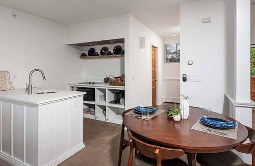 York Beach House | ViewPoint - 1BR Open Loft Suite 102