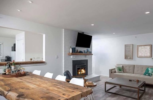 York Beach House | ViewPoint - 3BR Large Balcony Suite 109