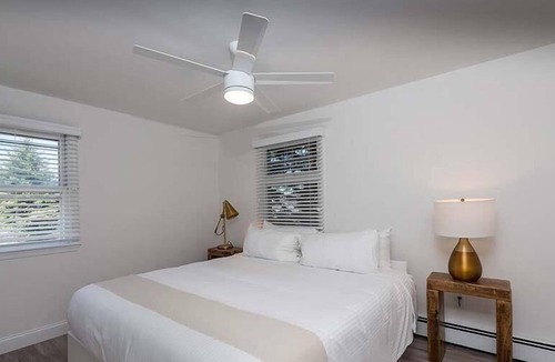 York Beach House | ViewPoint - 3BR Large Balcony Suite 109