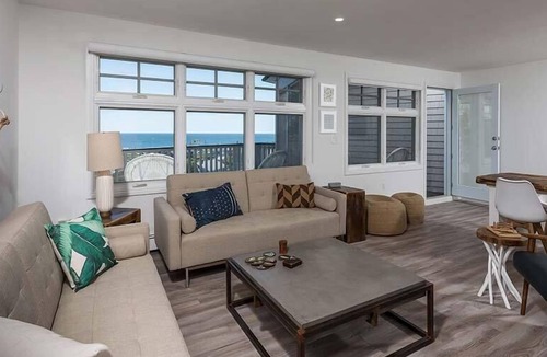 York Beach House | ViewPoint - 3BR Large Balcony Suite 109