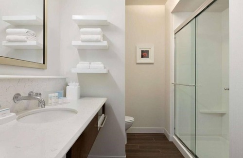 Renton House | VIEWS ACROSS LAKE WASHINGTON