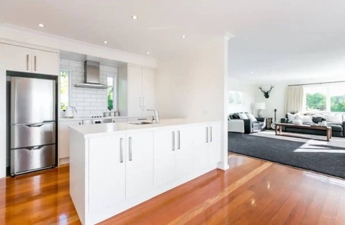 Havelock North House | Views, close to town