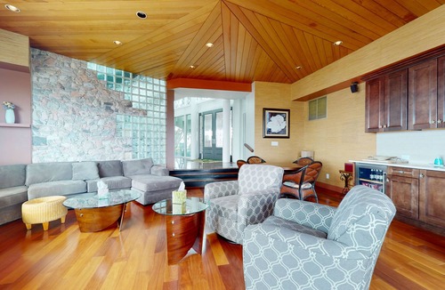 Southend House | VIEWS FROM EVERY ROOM!