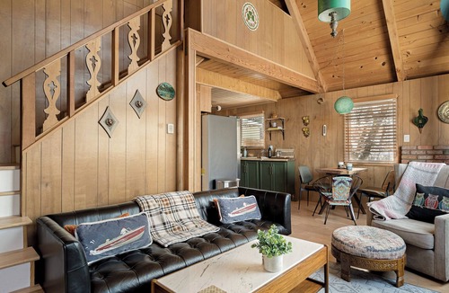 Crest Park Cabin | Views, Fully Fenced, BBQ, Spacious Deck