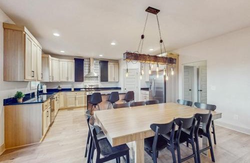 Ellijay House | Views, Games, Gatherings