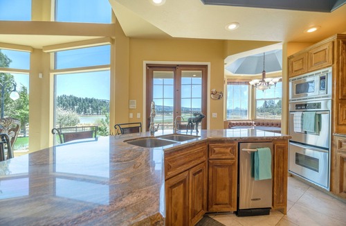 Big Bear House | *VIEWS*Gorgeous Cabin, Indoor Pool/Spa.Steam Room!