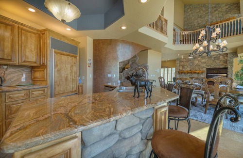 Big Bear House | *VIEWS*Gorgeous Cabin, Indoor Pool/Spa.Steam Room!