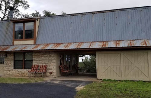 Dripping Springs House | Views! - Guest Barn in the Texas Hill Country