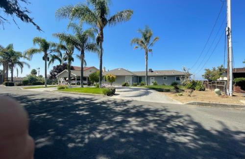 East San Jose Apartment | Views on the Hill