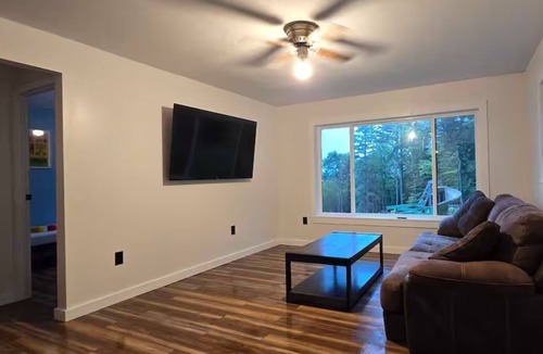 Fultonham Cabin | Views, Pines & Perfect Vibes