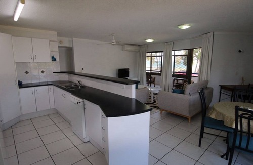 Bongaree Apartment | Views, Pool, Air-Conditioning