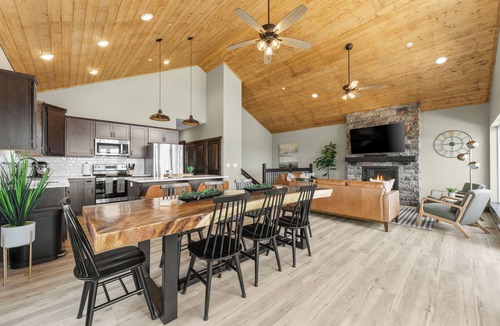 Kimberling City House | Views! Private Hot Tub, Fire Pit, Pools, Lazy River, 5 BR, 18 mins to SDC