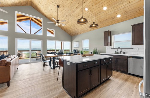 Kimberling City House | Views! Private Hot Tub, Fire Pit, Pools, Lazy River, 5 BR, 18 mins to SDC