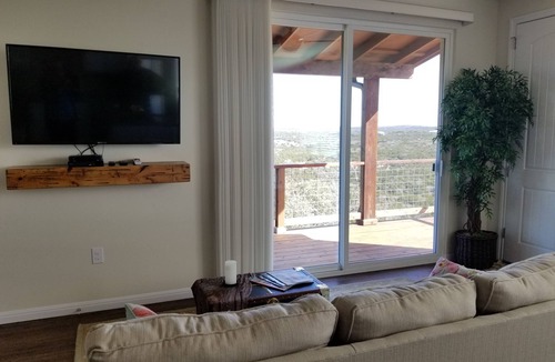 Dripping Springs Villa | VIEWS! Texas Hill Country - Bella Vista