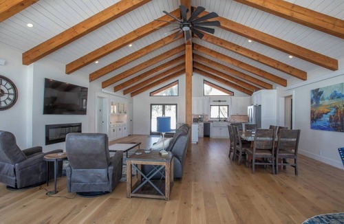 Alpine House | ViewTopia - On 35 Acres Salt River - Trail Riding