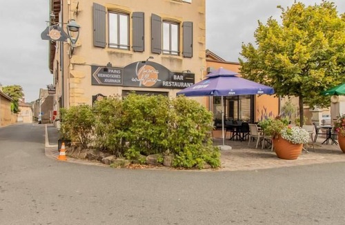 Chaintre House | Vignes en Fleurs - Chaintre