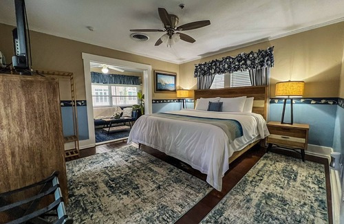 Historic Old Northeast Bed & Breakfast | VIinoy House