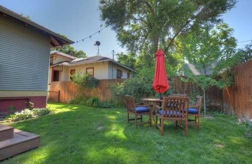 University District House | Viking House - Walk to campus!