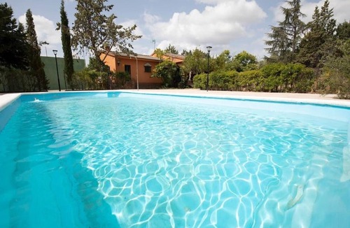 San Martin de Valdeiglesias Villa | Villa Viñedo Sierra Oeste – Private Pool – 14 Guests – San Martín