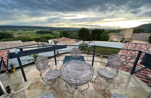 Saint-Hippolyte-de-Montaigu Villa | Villa "mont Aigu"