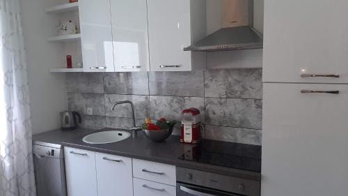 Rijeka Apartment | Vila Brig 108 - private swimming pool and jacuzzi