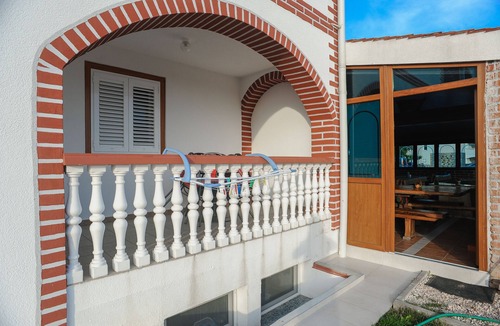 Caska Apartment | Vila Caska -ap1 - for 6 people- Zrce beach, pool, wifi, air conditioner