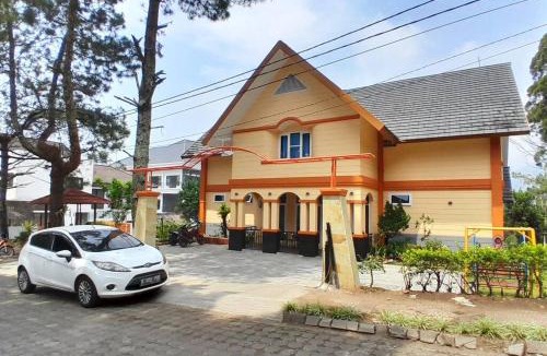 Parongpong Villa | Vila Dinar Mountain View Di Lembang