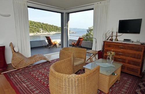 Cove Osibova (Milna) Apartment | Vila Filipovic