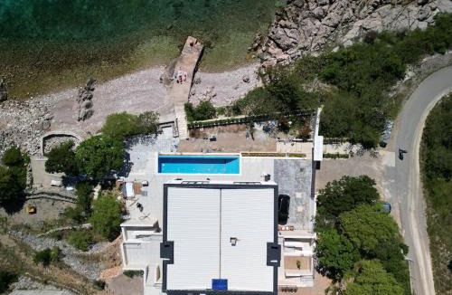 Karlobag Villa | Vila Marita Private Seafront Estate