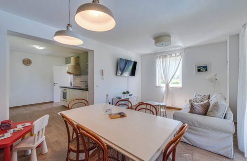 Farini Villa | Vila Orhidea – Udobnost, funkcionalnost i mir u istarskom stilu