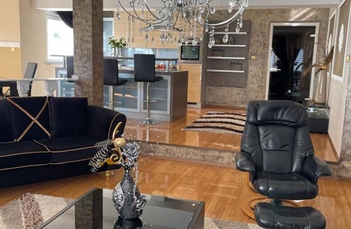 Valtura Villa | Vila Romani by Villas Guide