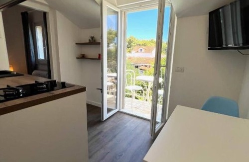 Sumartin Apartment | Vila Vera Seafront Apartments. Side sea view apartment for 2 guests