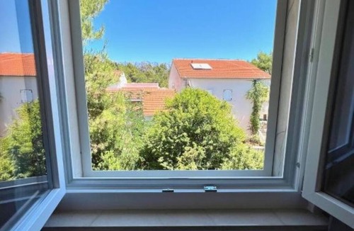 Sumartin Apartment | Vila Vera Seafront Apartment with Balcony