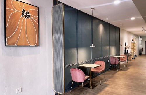 Pauh Hotel | Vilana Hotel